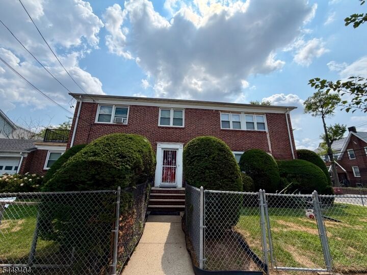 Property Photo:  103 Mount Vernon Pl 1  NJ 07106 