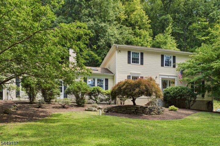 Property Photo:  2 Powhatatan Way  NJ 07840 