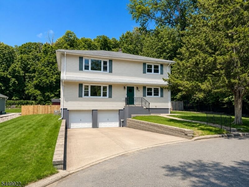 Property Photo:  28 Carr St 1  NJ 07442 