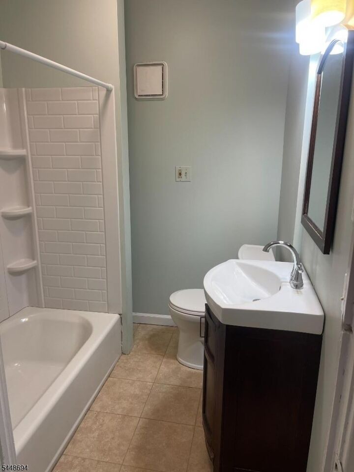 Property Photo:  17 Chestnut St - Unit 1  NJ 07006 