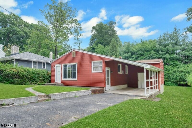 Property Photo:  56 Seminole Ave  NJ 07866 