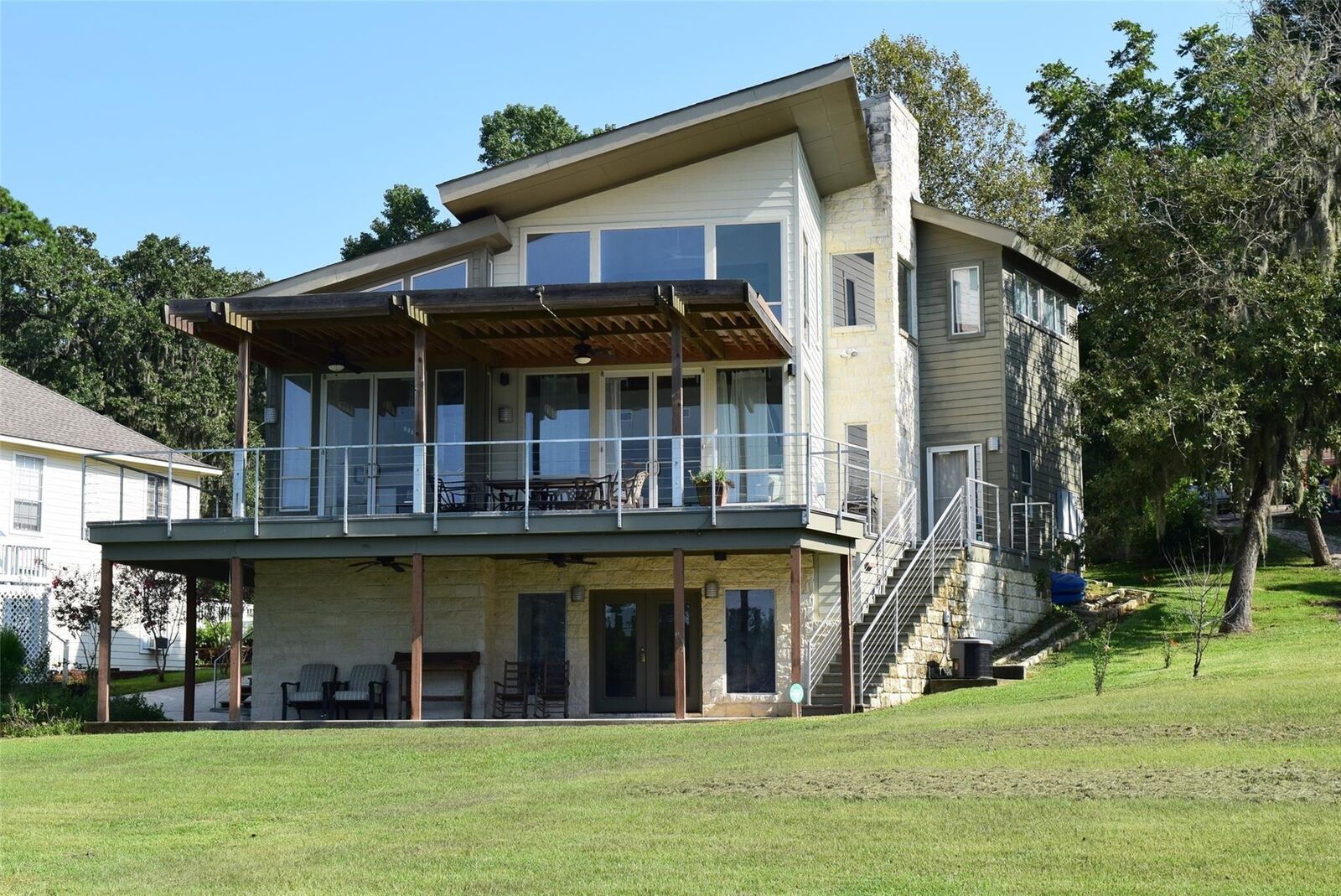 Property Photo: 68 Edgewater Way TX 77364