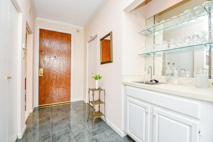 Property Photo:  5150 Hidalgo Street 1305  TX 77056 