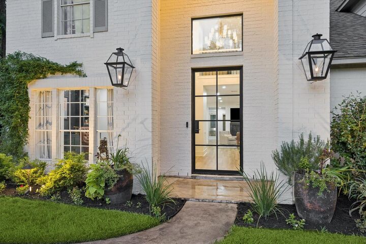 Property Photo:  14 Starviolet Street  TX 77380 