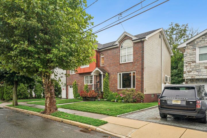 Property Photo: 18 Gail Pl NJ 07094
