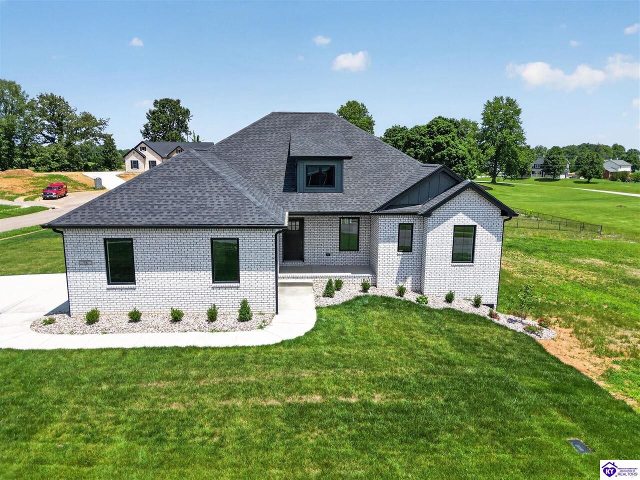 Property Photo: 98 Shepherd's Way KY 40162
