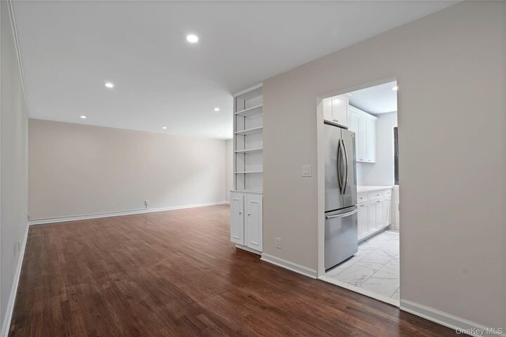 Property Photo:  129 Beacon Hill Drive F15  NY 10522 
