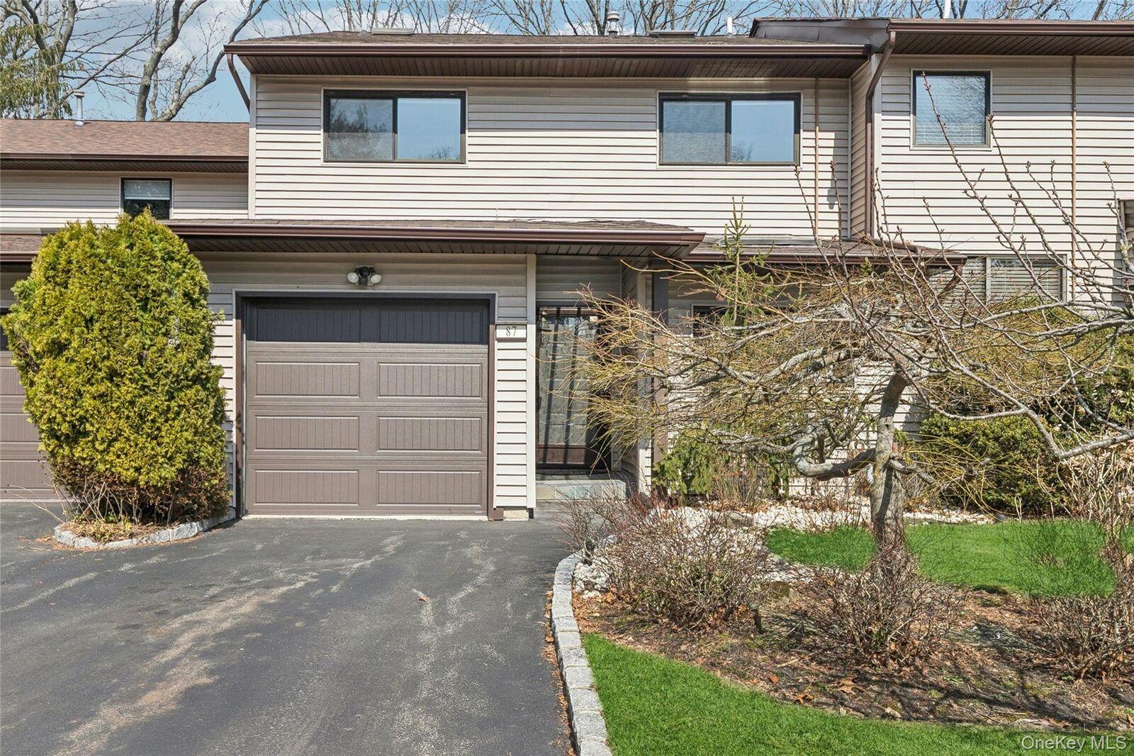 Property Photo:  87 Northgate Circle  NY 11747 