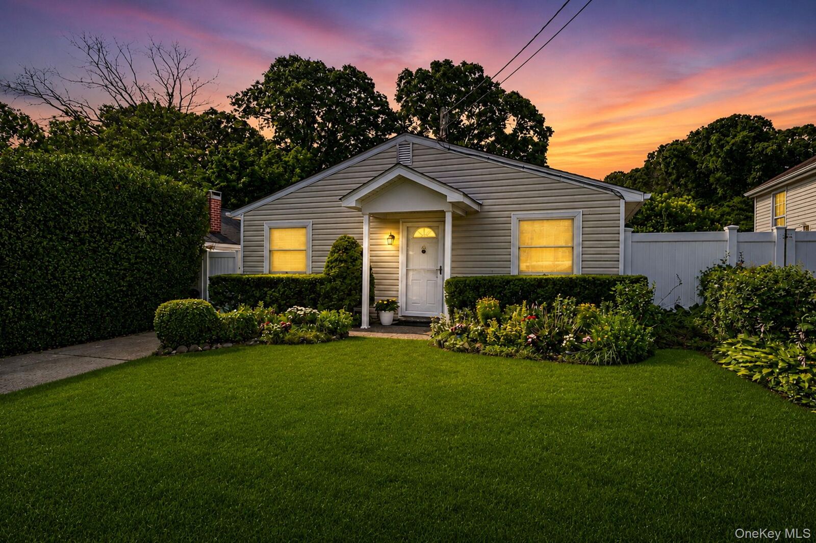Property Photo:  48 Oakmont Avenue  NY 11784 