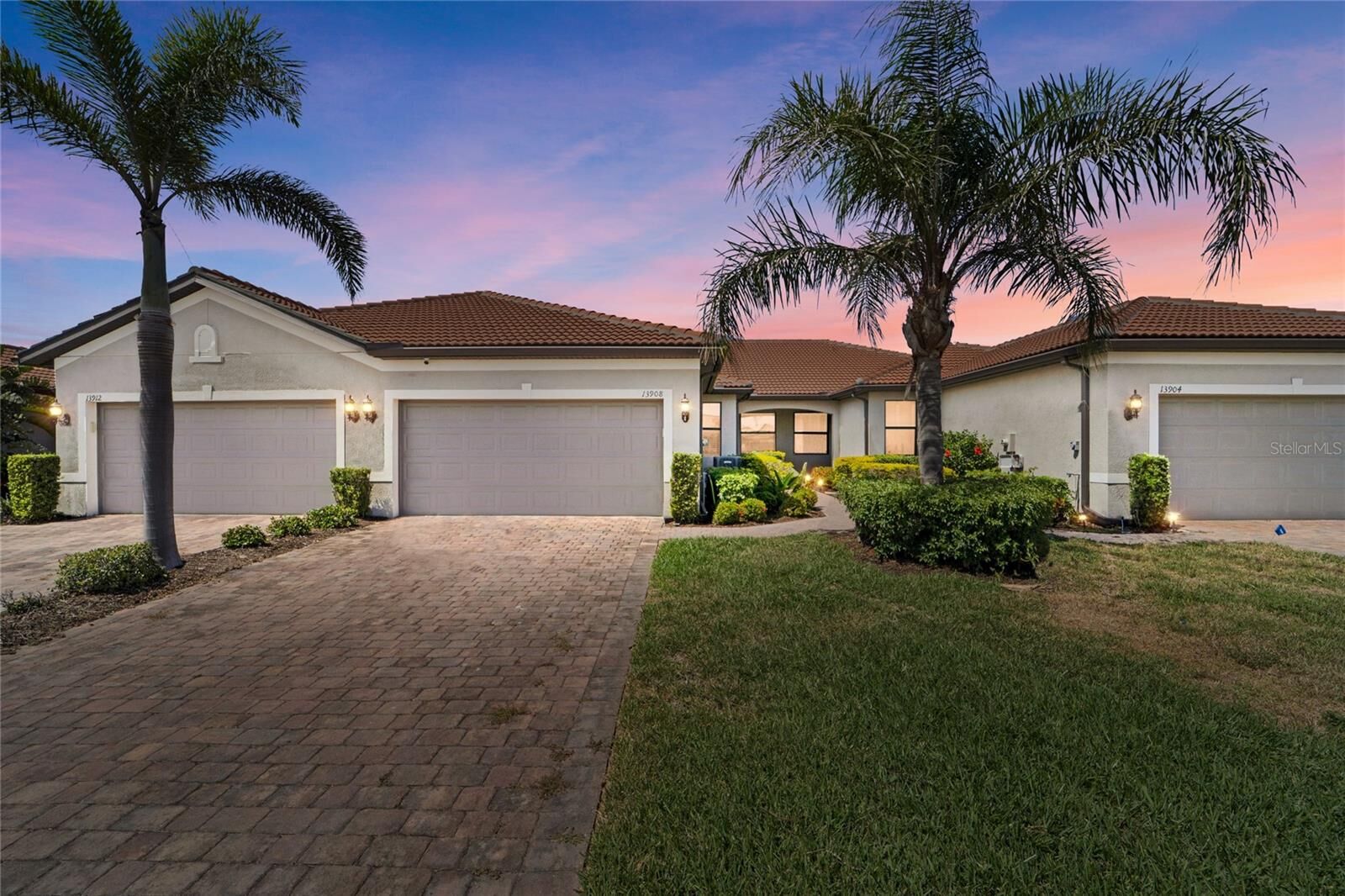 Property Photo:  13908 Alafaya Street  FL 34293 