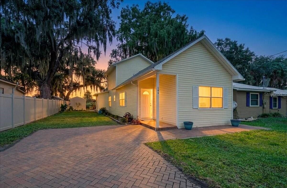 Property Photo:  506 Lake Street  FL 34450 