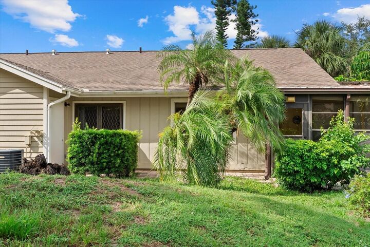 Property Photo:  3001 Seawind Circle 10C  FL 34293 
