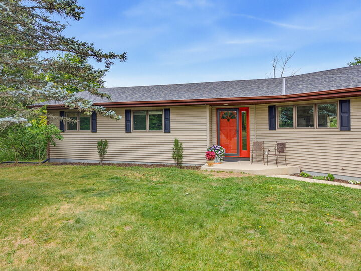 Property Photo:  N5471 Loraine Dr  WI 53021 