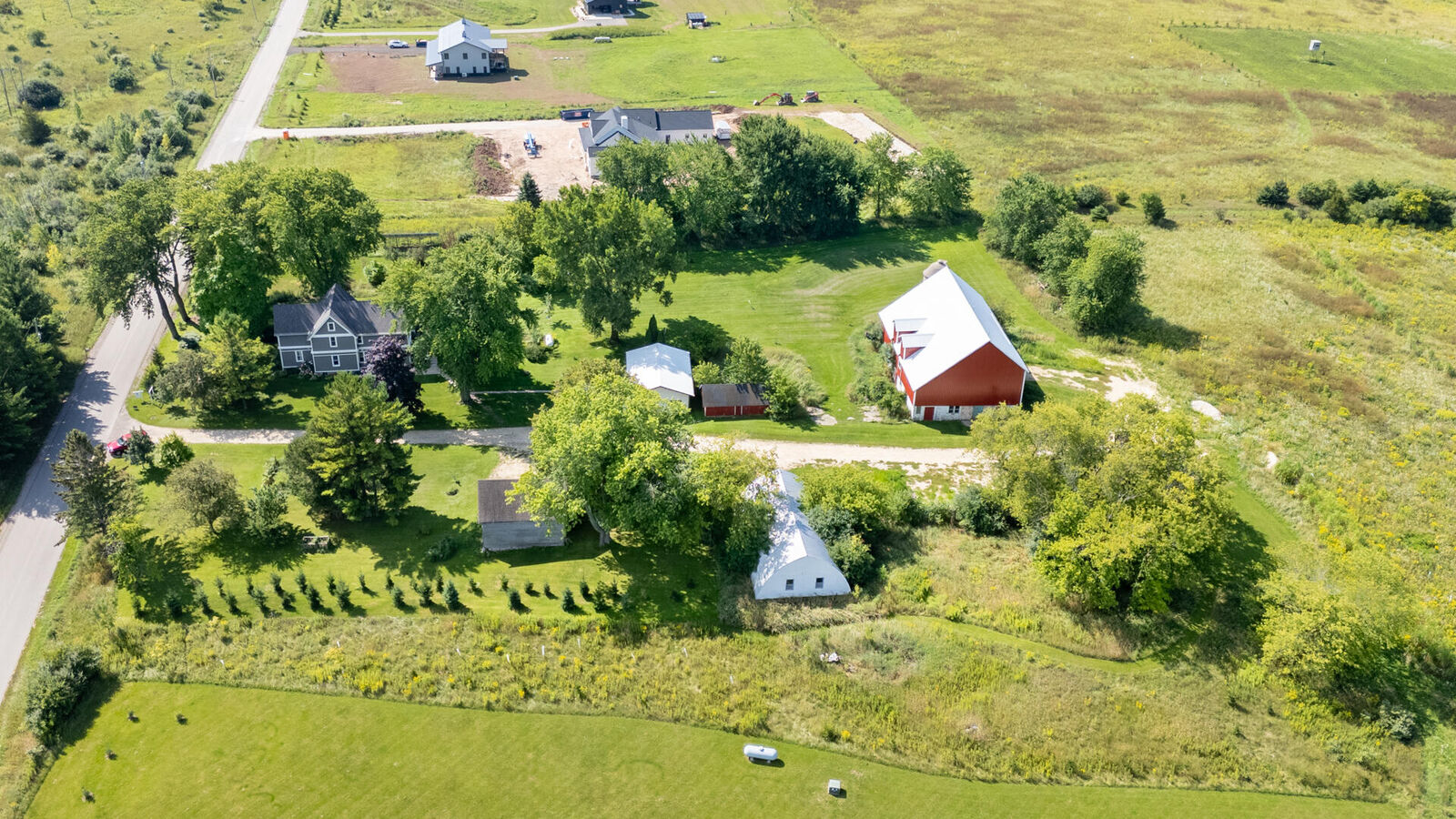 Property Photo: 1615 Ulao Pkwy S WI 53024