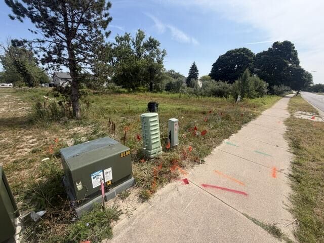 Property Photo:  941 E 16th Street  MI 49423 