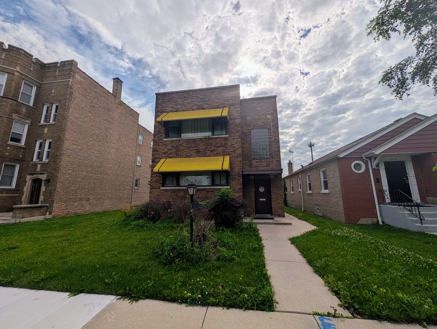 Property Photo:  10631 S Calumet Avenue  IL 60628 