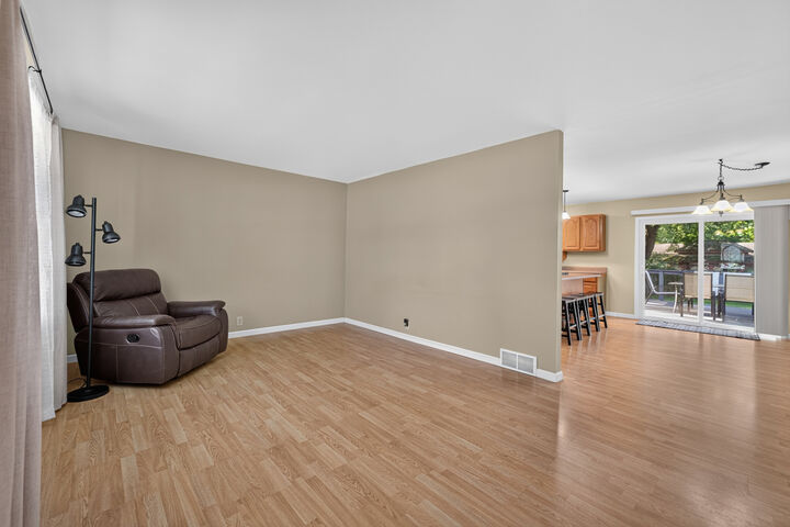 Property Photo:  225 W Eisenhower Street  IL 60556 