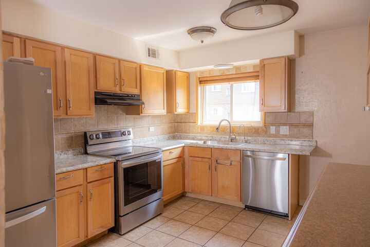 Property Photo:  9480 Bay Colony Drive 2N  IL 60016 