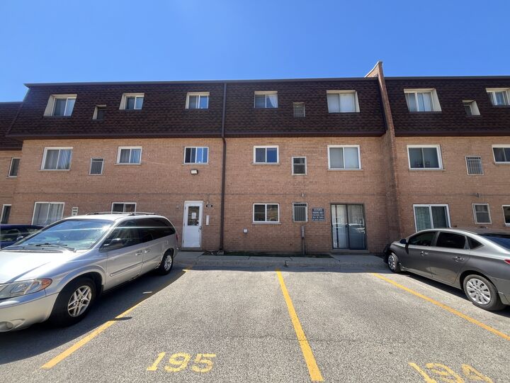 Property Photo:  9480 Bay Colony Drive 2N  IL 60016 