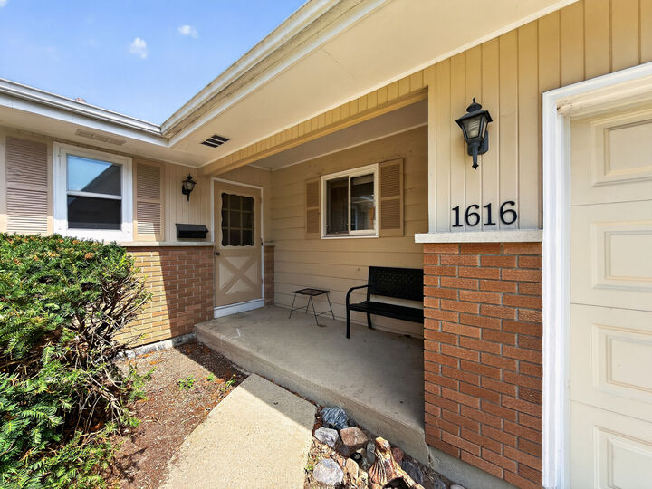 Property Photo: 1616 Margaret Lane IL 60115