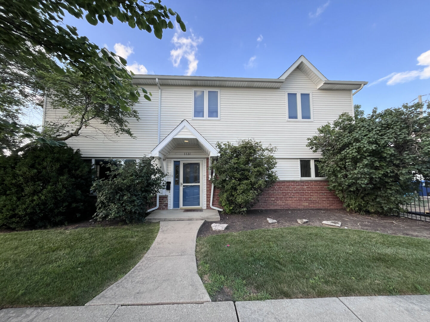Property Photo:  1131 E Grant Drive  IL 60016 