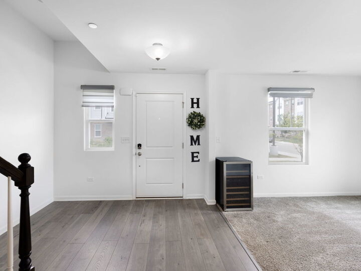 Property Photo: 1534 Slade Way IL 60018