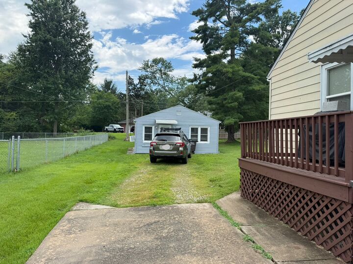 Property Photo:  1109 W Walkup Avenue  IL 62901 