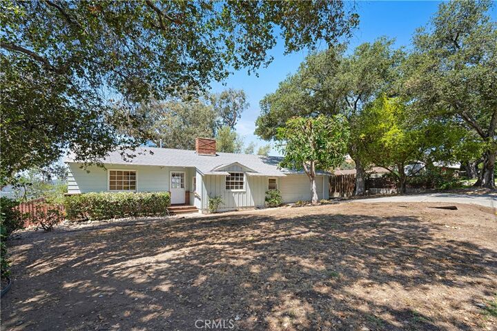 Property Photo:  3325 Crestford  CA 91001 