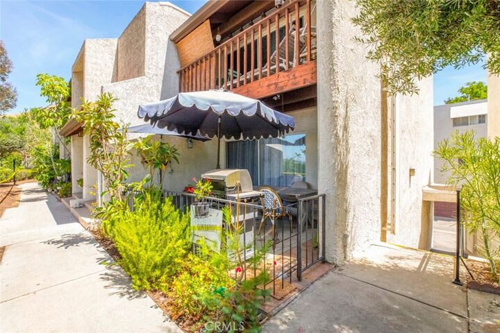 Property Photo:  7759 Via Capri  CA 91504 