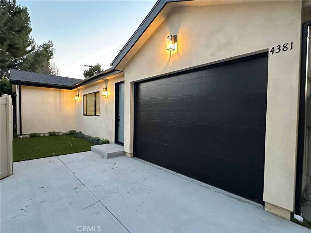 Property Photo:  4381 Allott Avenue  CA 91423 
