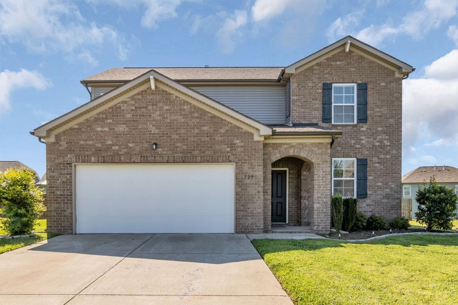 Property Photo:  729 Amberton Dr  TN 37167 