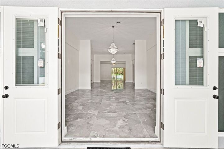 Property Photo: 1853 Della Drive FL 34117