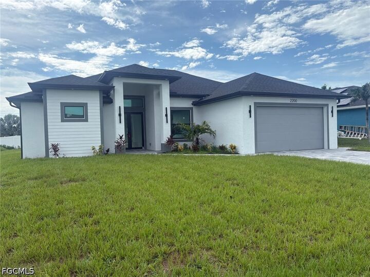 Property Photo:  2213 NE 13th Avenue  FL 33909 
