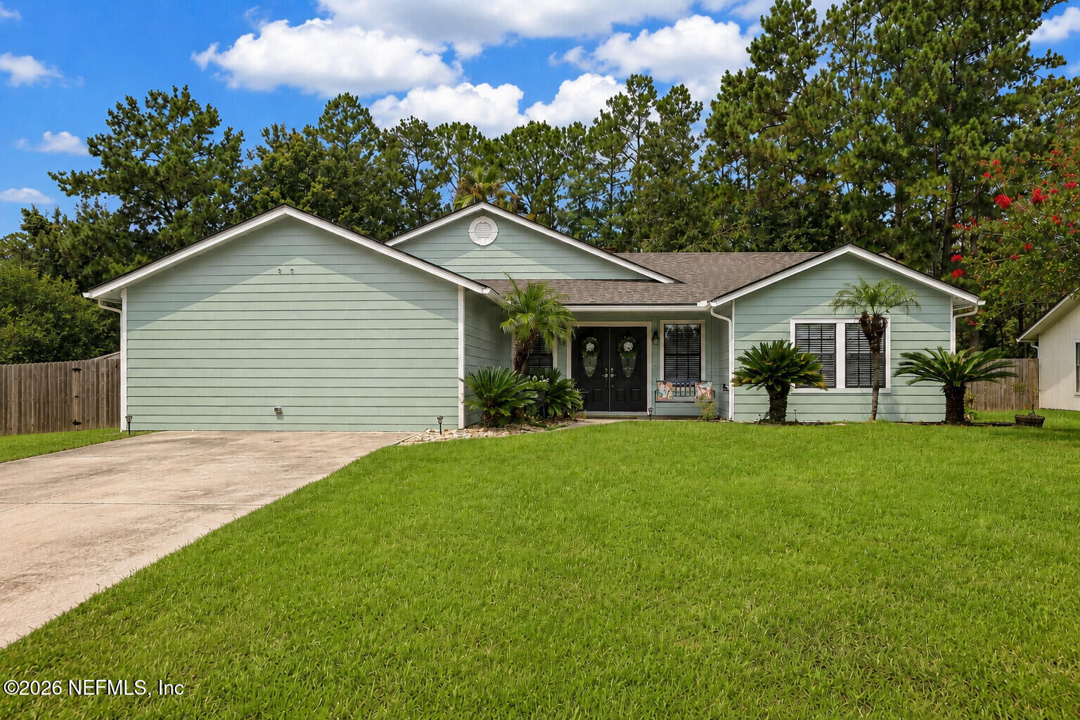 Property Photo: 1864 Sherwood Drive FL 32068