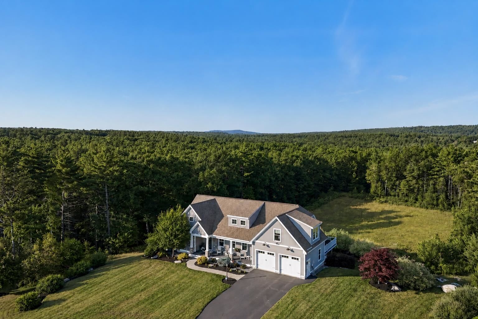 Property Photo:  18 Sunrise Circle  NH 03032 