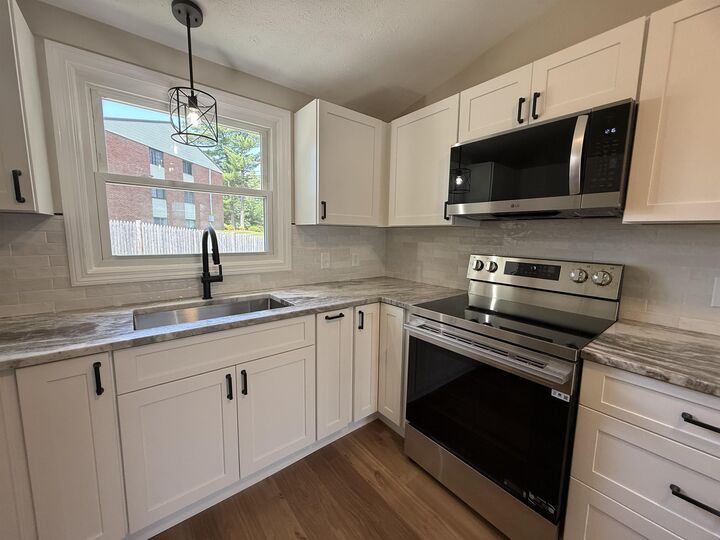 Property Photo: 186 Dunbarton Road NH 03102
