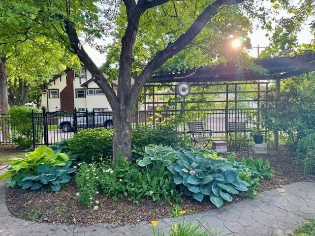 Property Photo:  1697 Stanford Avenue  MN 55105 