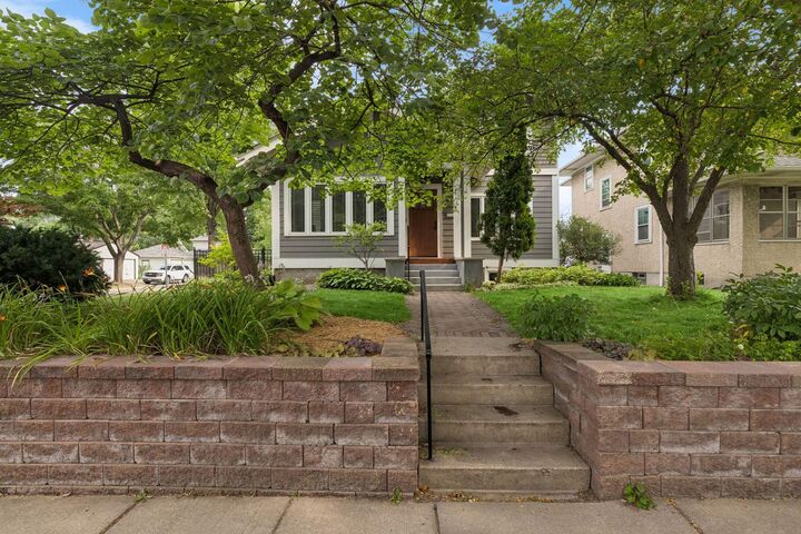 Property Photo:  1697 Stanford Avenue  MN 55105 