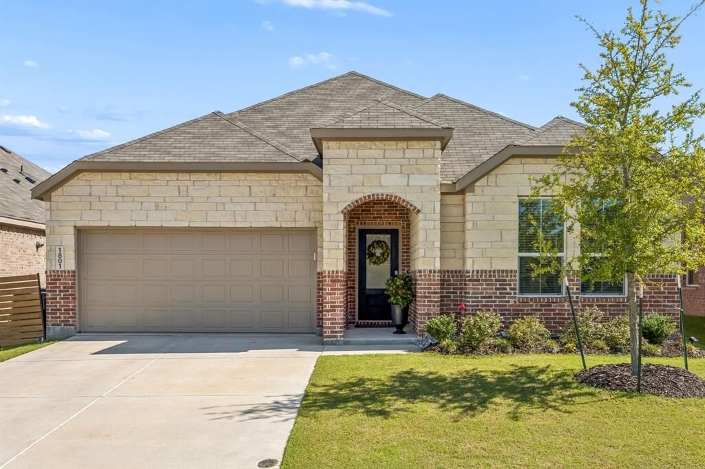Property Photo: 1801 Rubber Fig Lane TX 75071