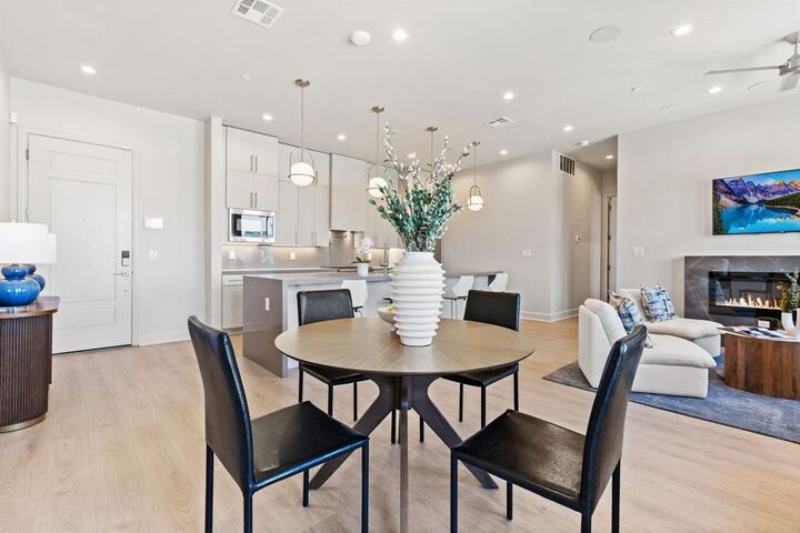 Property Photo:  1900 S Ervay Street 414  TX 75215 