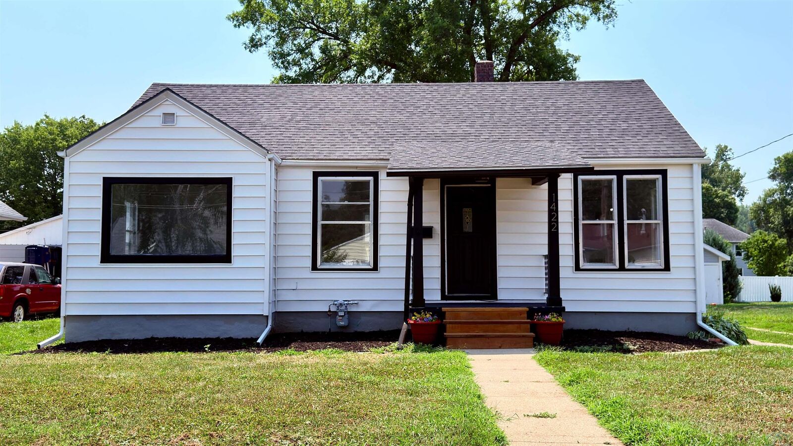 Property Photo: 1422 W. 29th Street IA 51103