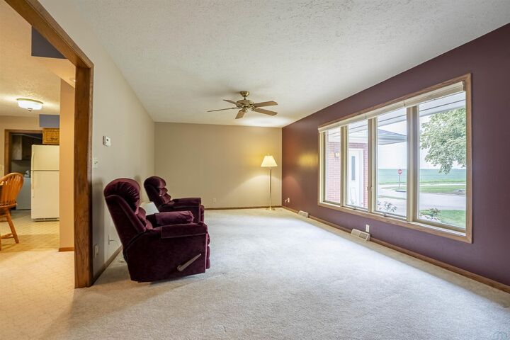 Property Photo:  15 11th Ave SE  IA 51031 