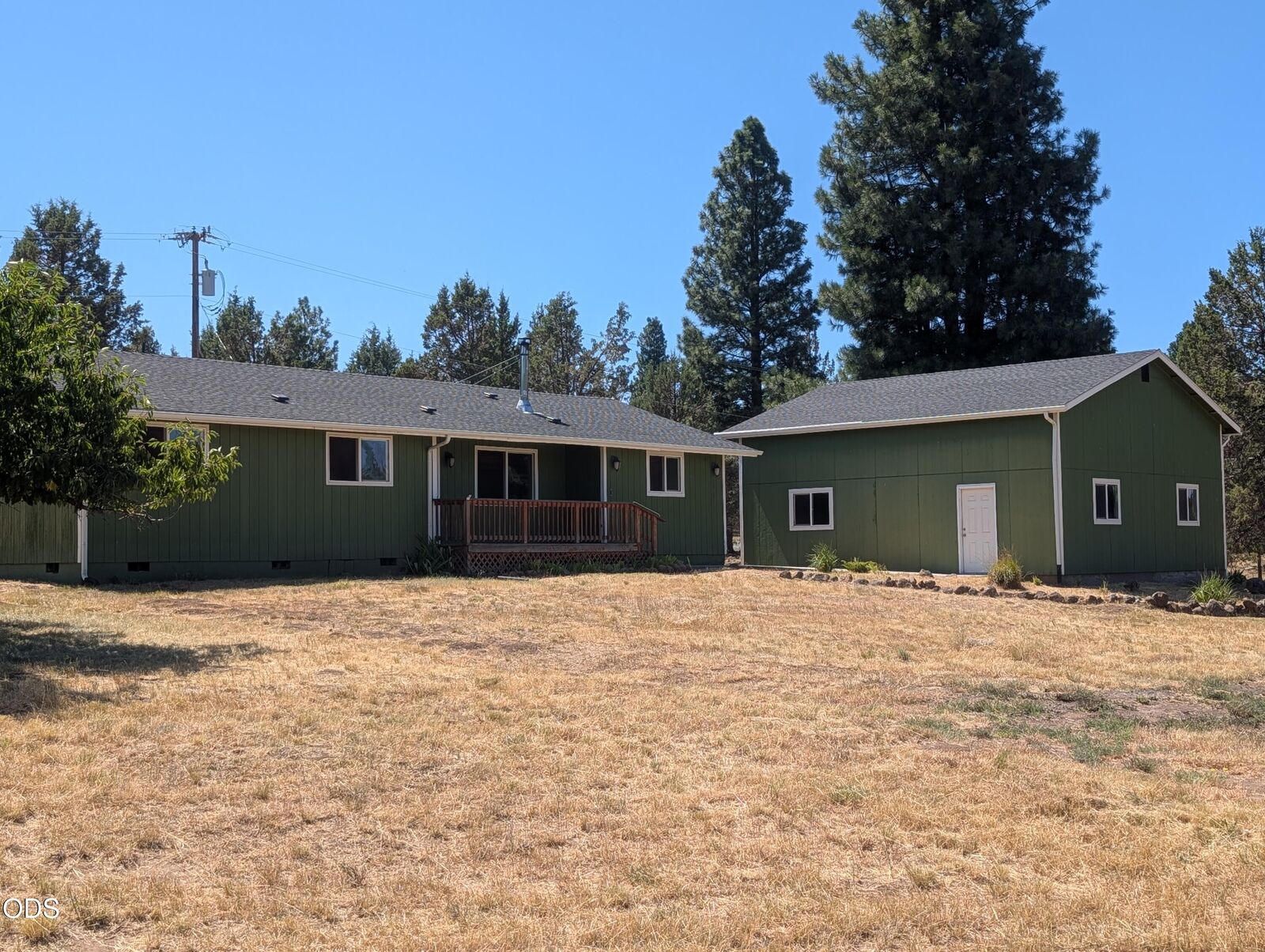 Property Photo:  15527 Buck Road  OR 97603 