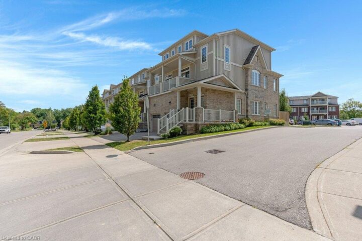Property Photo:  397 Westwood Drive B  ON N2M 0B5 