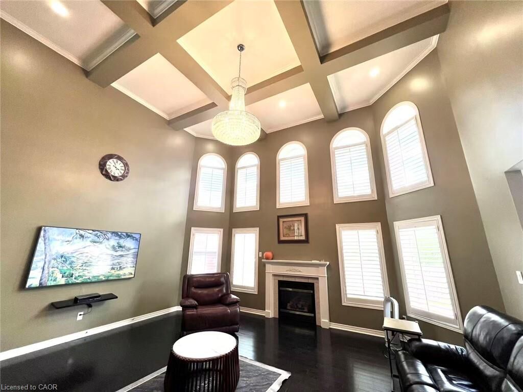 Property Photo:  7 Tandem Court  ON L9K 1M1 