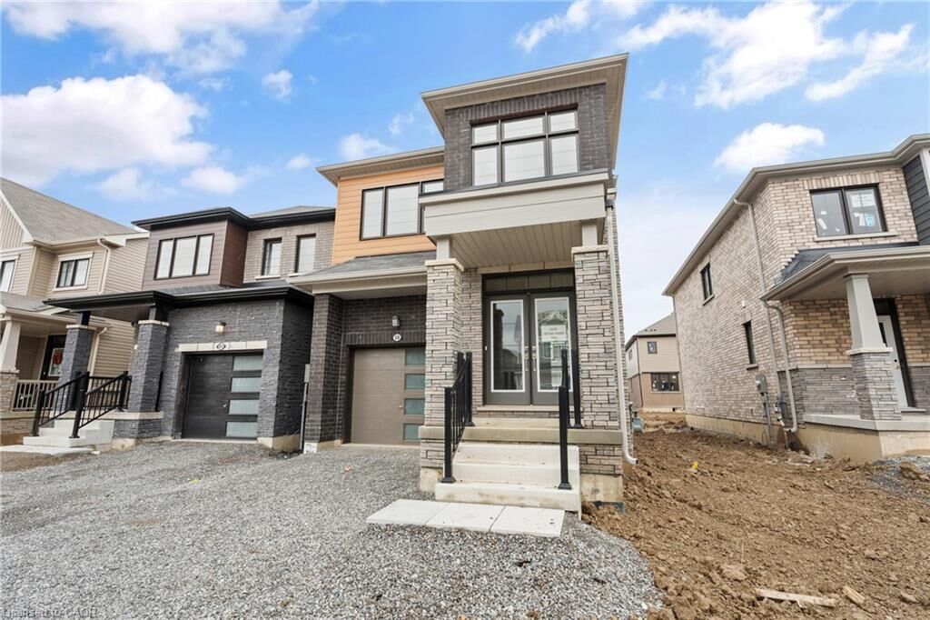 Property Photo:  59 Ever Sweet Way  ON L2V 0K9 