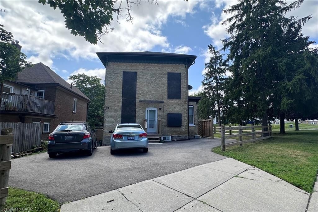 Property Photo:  10 Shanley Street A (Lower)  ON N2H 5N8 