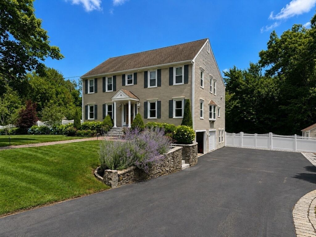 Property Photo: 10 Stoneybrook Drive MA 02324
