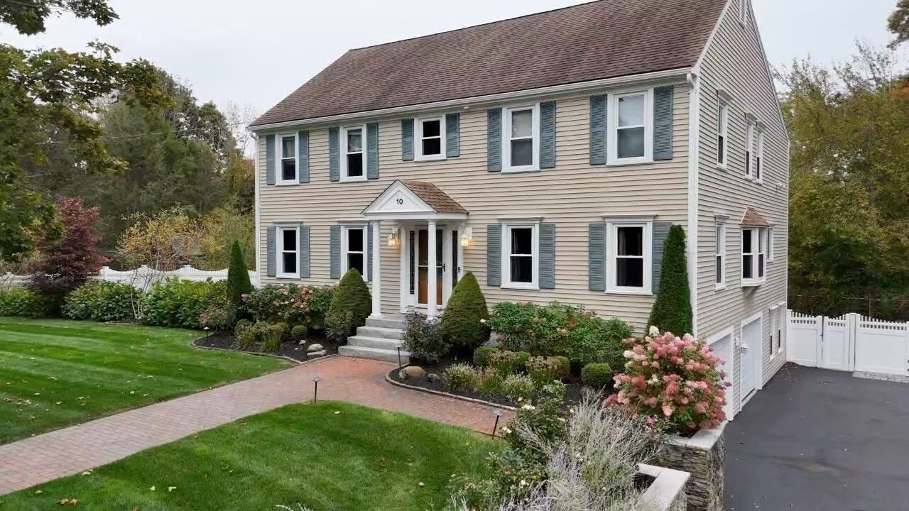 Property Photo:  10 Stoneybrook Drive  MA 02324 