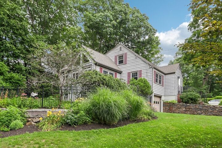 Property Photo:  8 Foster St  MA 01540 